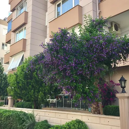 Demet Lejlighed *